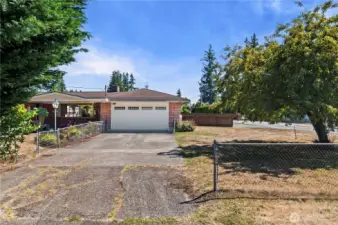 Loads of Driveway and RV Parking