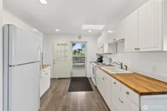 1991 cabin kitchen