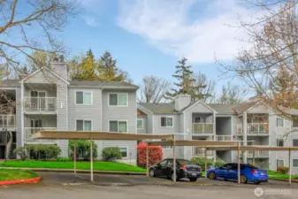 Renton Ridge Condo was built in 1990 and is professionally managed. This community was already updated with fiber cement exterior.