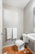 Main floor 1/2 bath