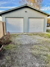 Detached 2 car Garage/shop