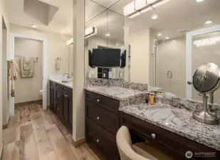 A striking, spa-inspired primary bath