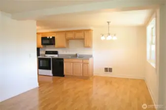 An open layout makes the lower unit live large.