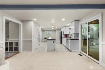Stylish dining area adjacent to the kitchen, ideal for gatherings.