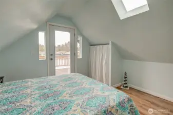 Cute and comfy space