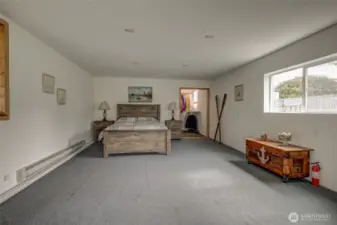 Very large 2nd downstairs bedroom