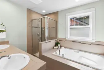 The 5-piece bathroom in the primary suite.
