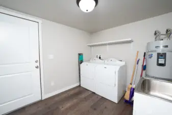 Main level laundry room