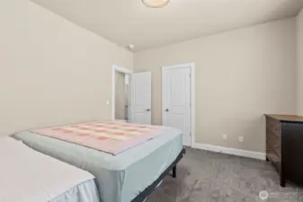 2nd bedroom