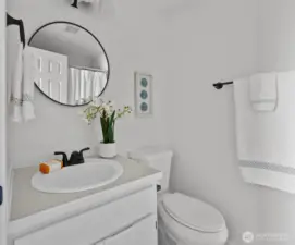 Ensuite primary bathroom