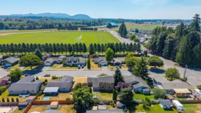 The home is only one block from Skagit River Park & walking trails on the dike!