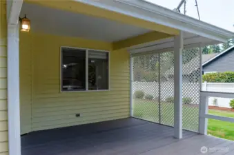Imagine your morning coffee or tea, or an afternoon beverage here relaxing and enjoying the yard.
