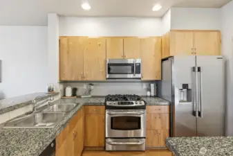 Kitchen with S/S Appliances, Gas Stove, Pantry