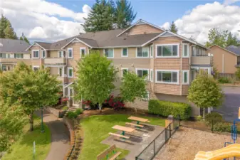 Walk right out the ground floor common door along the sidewalk right over to the pool, clubhouse, or picnic and play areas.