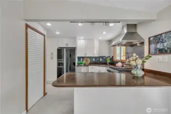 The generous sized kitchen prep area makes for easy conversation while entertaining.