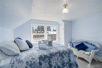 2nd Bedroom Suite