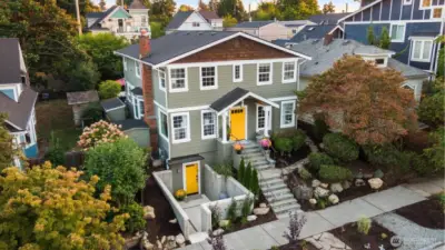 Discover the allure of Green Lake with this exquisite home on a spacious 4,590 SF lot. Ideally located in the heart of the neighborhood, enjoy proximity to Green Lake Park, shops, and dining.