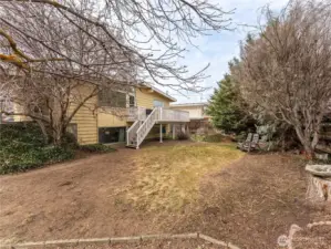 Quiet Wenatchee neighborhood with classic mid-century homes
