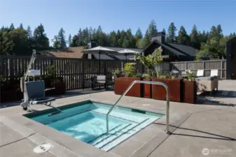 Ovation at Oak Tree Community