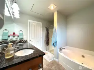 Primary bath w/ separate tub and shower