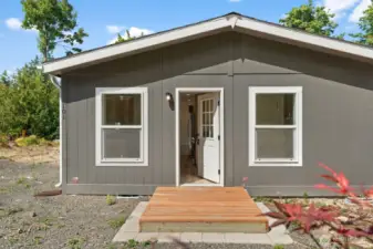 backdoor-entry into kitchen