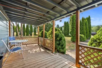 FRONT DECK
