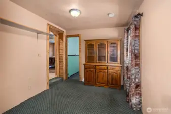 EXTRA ROOM