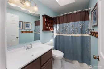 Upstairs full hall bathroom.