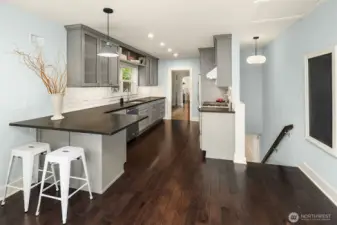 Kitchen (Main Floor)