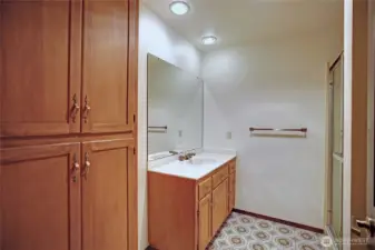Bathroom adjacent to third bedroom.