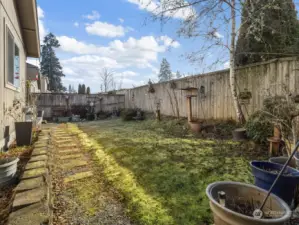 Nice, flat garden space