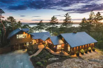 Secluded paradise nestled among the trees at the top of Eagles Nest
