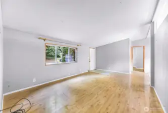 Vaulted ceiling gives and airy feeling