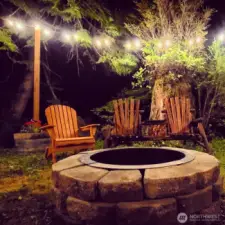 Large deck off of dinning room.