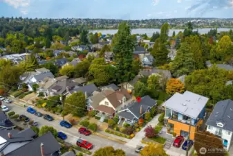 Centrally located close to Green Lake, shops, and restaurants.