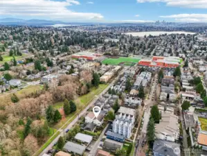 The best of Green Lake, Greenwood, Phinney Ridge and Northgate are all right here at your disposal!