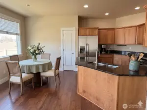 Kitchen with a perfect breakfast table