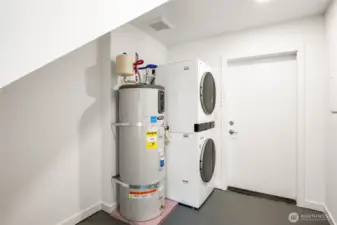 W/D included! Bike storage!