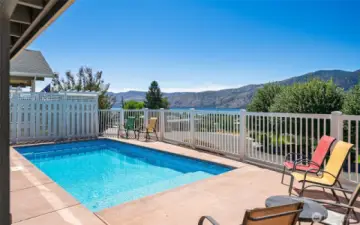 Pool with new liner