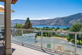 Big lake views from deck