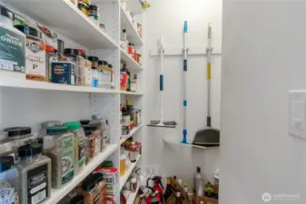 Walk in pantry