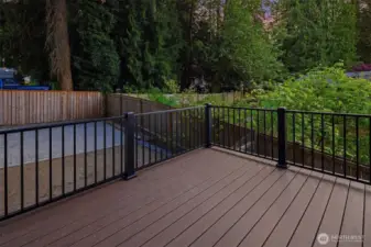 Brand new high quality composite, spacious deck for relaxing and entertaining.