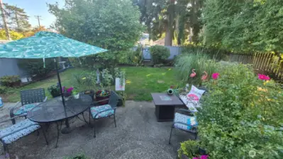 Cute patio space!