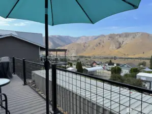 Expansive Trex view deck looking west.