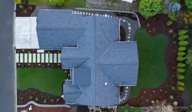 This is more than a home; it’s a lifestyle where luxury, efficiency, and coastal beauty unite in perfect harmony. Ready for you to move in and start living your dream, this property is a rare opportunity to experience the very best of Semiahmoo living, and a vibrant community all just moments away.