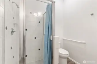 Secondary suite bathroom