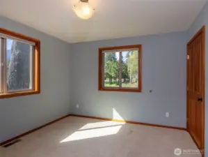 Guest/2nd bedroom.