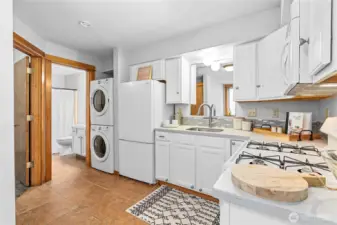 Washer Dryer included!