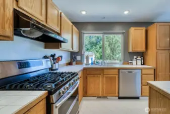 Another view of this great kitchen.