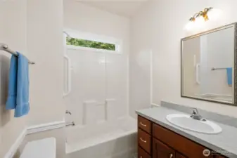 Main Level Guest Full Bath
